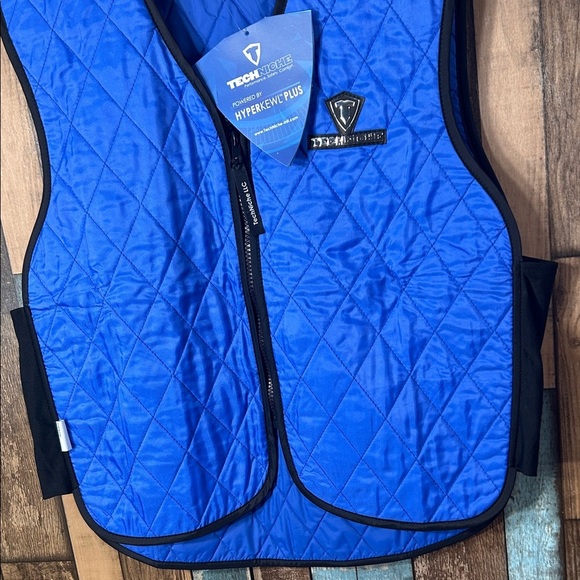 TechNiche Blue Quilted cooling/heating Vest - Picture 4 of 13